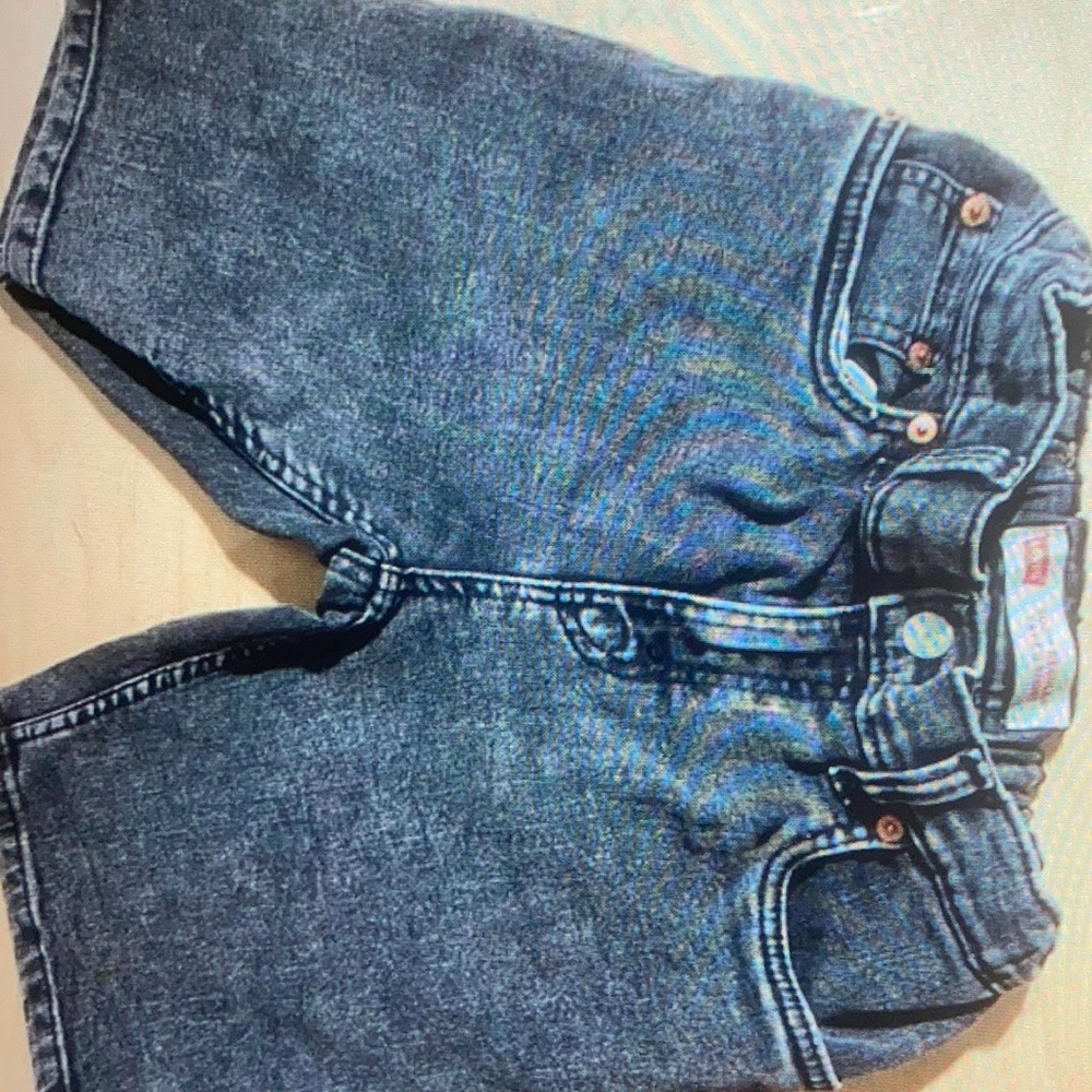 Levi’s Taper Short Jeans 16 Reg waist 28